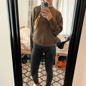 Girlfriend collective “50/50 classic sweatshirt” in Forest green. XS